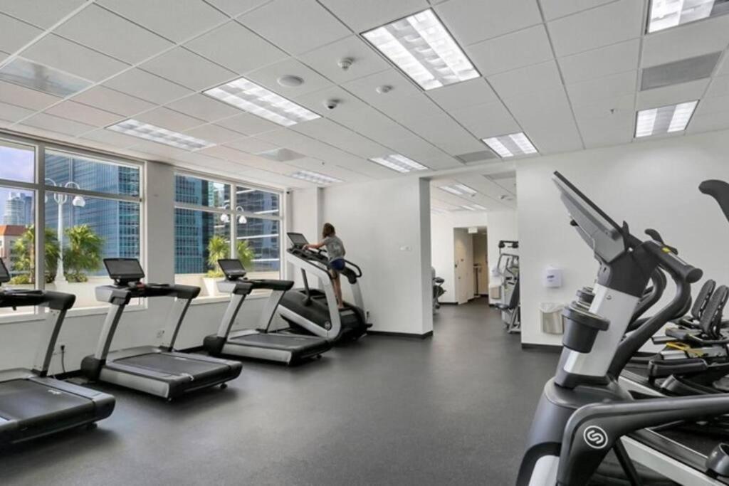 Lovely Condo With City & Ocean Views. Sleep Up To 6 People! Miami Bagian luar foto