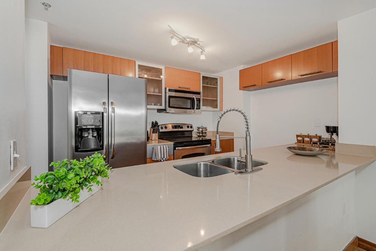Lovely Condo With City & Ocean Views. Sleep Up To 6 People! Miami Bagian luar foto